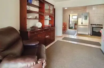 Á venda | 150 m², 4 quartos e 2 vagas de garagem - balneário do estreito, em florianópolis.