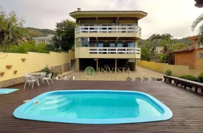 À venda | 325 m², próxima ao mar, 4 quartos, varanda gourmet, piscina e 3 vagas - praia brava, florianópolis.