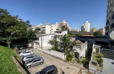 Terreno com 432m² à venda no Centro próximo ao Beiramar Shopping.