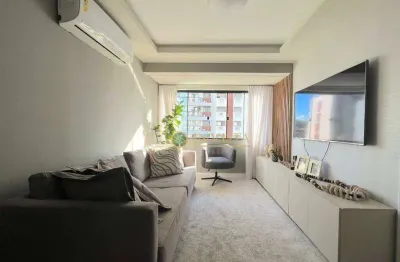 Á venda - mobiliado e reformado, 3 quartos e 1 vaga  de garagem - centro de florianópolis