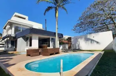 À venda | 200 m², Alto padrão, frente Mar com piscina privativa e 3 suítes -  Jardim Atlântico, próximo ao Super A, em Florianópolis.