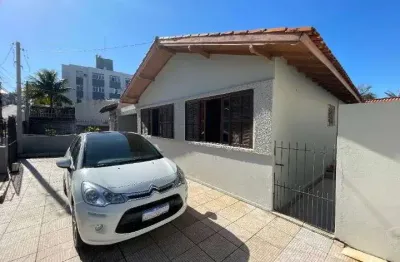 À venda | 230 m² construídos, 2 quartos, edícula e 3 vagas de garagem - estreito, em florianópolis.
