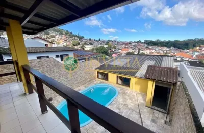 À venda | 317 m², 3 suítes, piscina privativa, edícula e 2 vagas -  agronômica, florianópolis.