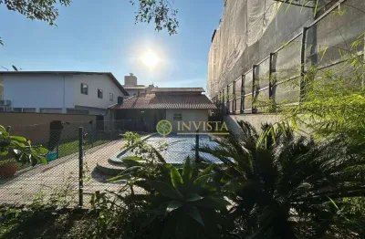 Viabilidade comercial e residencial, área externa com churrasqueira e piscina e 4 quartos à venda em biguaçu próximo ao colégio educar.