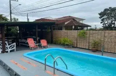 Casa com piscina, churrasqueira e 4 quartos - À venda em Santo Antônio de Lisboa - Florianópolis.