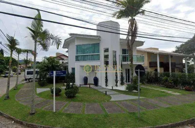 Mobiliada e decorada com 5 quartos, área gourmet com piscina à venda em jurerê internacional.