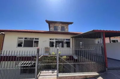 À venda | 560 m², 2 pavimentos, 4 suítes e 2 vagas - jardim atlântico, florianópolis.