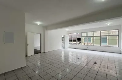 Sala comercial com 440m² e 1 vaga para locação no centro de florianópolis.
