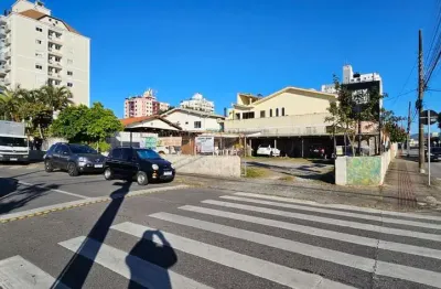 À venda | Terreno com 540 m² e viabilidade para 5 pavimentos - Balneário do Estreito, em Florianópolis.