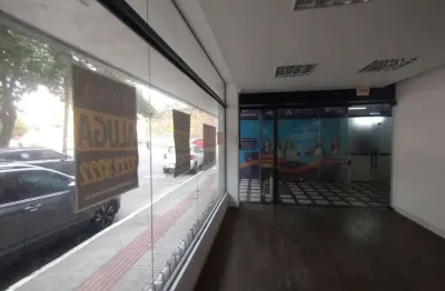 Loja comercial com 1 vaga para locação no centro de florianópolis.