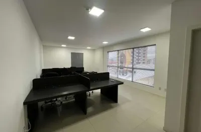 Sala comercial com 32m² e 1 vaga de garagem - Capoeiras, Florianópolis.