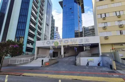 Andar comercial com 5 vagas à venda no centro de florianópolis.