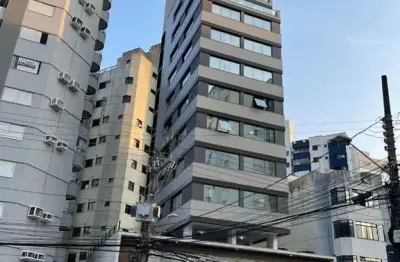 Sala comercial com 1 vaga à venda no centro de florianópolis.