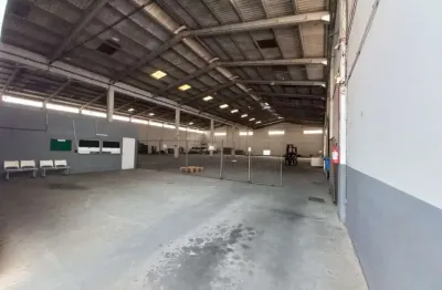 Galpão com 5000m² e 35 vagas para locação em são josé.