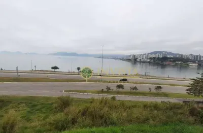 Loja comercial com 96m² e vista mar para locação no estreito .