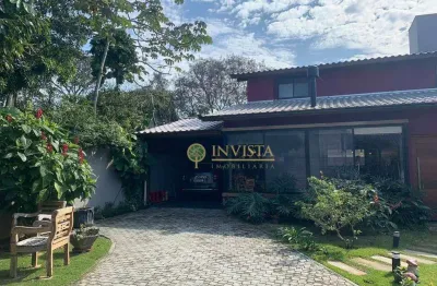 À venda | 375 m², 2 quartos e 2 vagas de garagem - rio vermelho, em florianópolis.