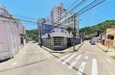 Terreno com 421m² com viabilidade à venda no centro de florianópolis.