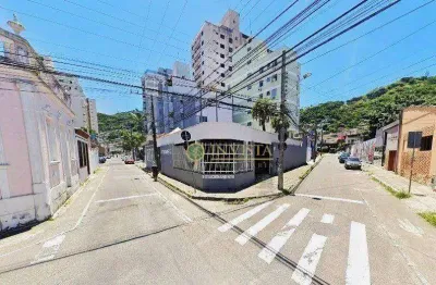 Terreno com 421m² com viabilidade à venda no centro de florianópolis.