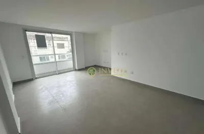 Locação no centro de florianópolis! novo com 2 suítes e sacada.