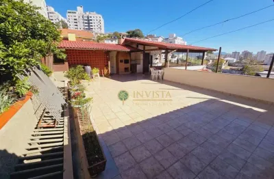 Espaço gourmet com churrasqueira, 4 quartos e 2 vagas á venda no estreito.