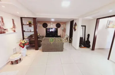 Espaço gourmet com churrasqueira, 4 quartos e 2 vagas á venda no estreito.