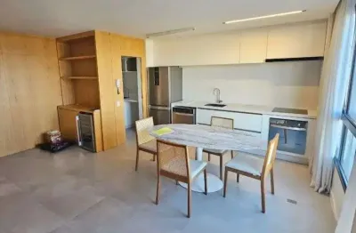 À venda próximo ao passeio pedra branca na palhoça! mobiliado, andar alto, 3 suítes e 2 vagas de garagem.