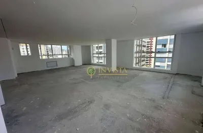 Locação no centro de florianópolis! sala comercial com vista mar e 3 vagas de garagem.
