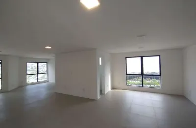 Locação no centro de florianópolis! sala comercial com 72m² privativos e com 1 vaga de garagem.