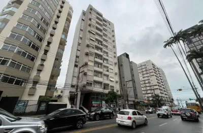 À venda | 3 quartos, semi mobiliado e 1 vaga de garagem - centro, em florianópolis.