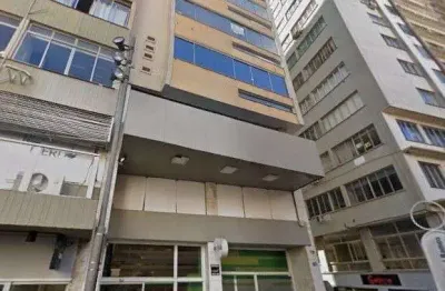 Locação | loja comercial de 643 m² com 12 salas e 5 banheiros - centro, em florianópolis.