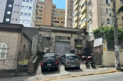 Galpão comercial para locação na rua padre roma, centro de florianópolis.