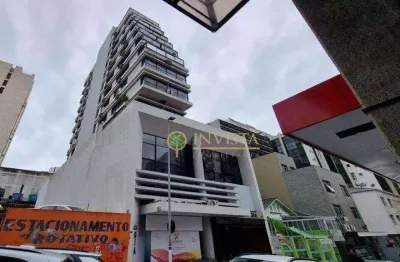À venda | Loja comercial de 91m² e 1 vaga de garagem - Centro de Florianópolis.