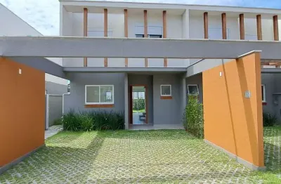 À venda em Condomínio fechado no Morro das Pedras! 3 quartos, 2 vagas e área de lazer completa.