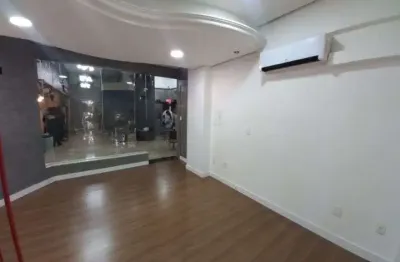 Loja comercial com 40m² - locação no centro de florianópolis.