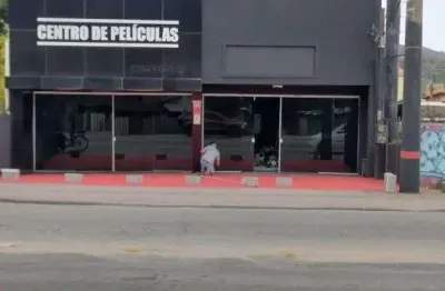 Loja comercial com 210m² - à venda na avenida central do rio tavares.