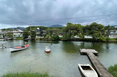 À venda | 670 m², 8 quartos e 4 vagas de garagem - canal da barra da lagoa, florianópolis.