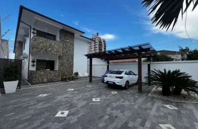 À venda | 400 m², oportunidade para investidores, 3 apartamentos, 10 vagas e espaço gourmet com churrasqueira.