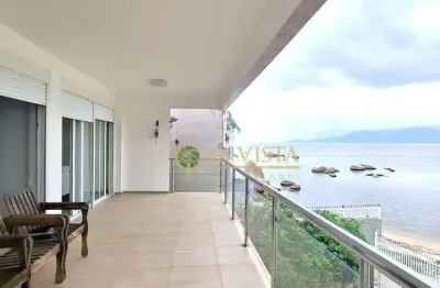 Locação no bairro itaguaçu! vista permanente para o mar, 3 quartos e 5 vagas de garagem.