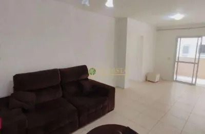 À venda próximo ao shopping itaguaçu! 3 quartos, sacada com churrasqueira e 1 vaga de garagem.