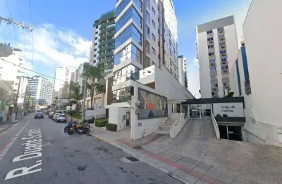 À venda no centro de florianópolis! 3 quartos e 1 vaga de garagem livre.