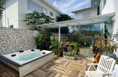 Locação no bairro agronômica! varanda gourmet com churrasqueira, hidromassagem, 4 quartos e 2 vagas de garagem.