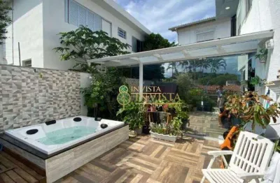 Locação no bairro Agronômica! Varanda Gourmet com churrasqueira, hidromassagem, 4 quartos e 2 vagas de garagem.