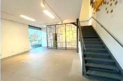 Loja comercial com mezanino e 150m² - locação no business decor.