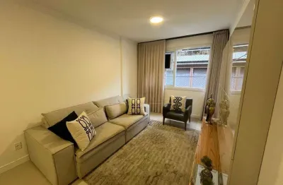 Locação | 3 quartos, semi mobiliado e 1 vaga de garagem - Centro, em Florianópolis.