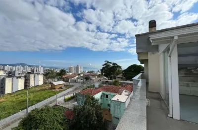 Apartamento com 3 quartos e terraço à venda em Florianópolis/SC.