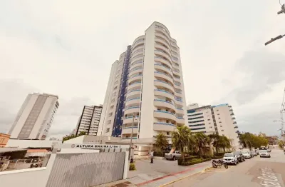 À venda no bairro estreito! 3 quartos, alto padrão, sacada com churrasqueira, vista mar, hidromassagem e 2 vagas de garagem.