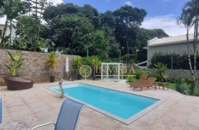 À venda em condomínio fechado! 4 quartos, piscina privativa, varanda gourmet e 360m².