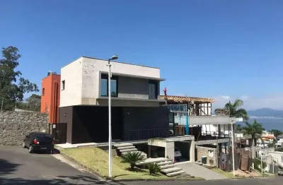 À venda | 541 m², condomínio fechado, 3 quartos e 4 vagas de garagem - cacupé