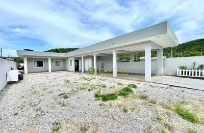 Casa com 160m², 2 quartos e 3 vagas de garagem - à venda no bairro forquilhas.