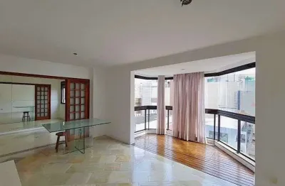 À venda | 127 m²,  3 quartos, andar alto, sacada e 2 vagas de garagem - próximo ao beiramar shopping.